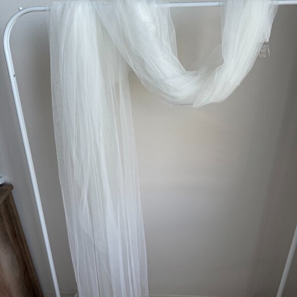 Like New Tulle Cathedral Wedding Veil (enVogue) - Picture 8 of 8